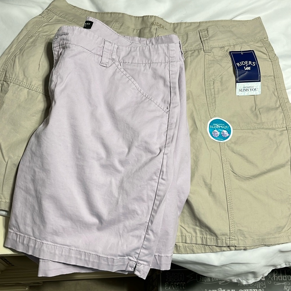 2 pairs Ladies Lee Riders walk shorts size 18Med